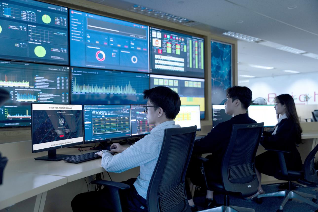 risk analytics dashboard on screen
